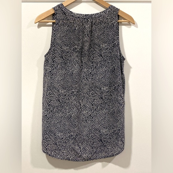 Silk Joie Split Neck Tank Size S - Picture 2 of 4